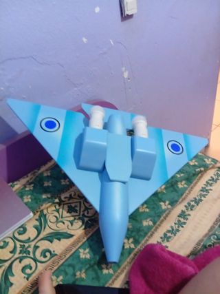 Lámpara de avión azul y blanco