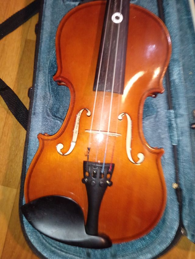 Violín 1/2 con funda y arco