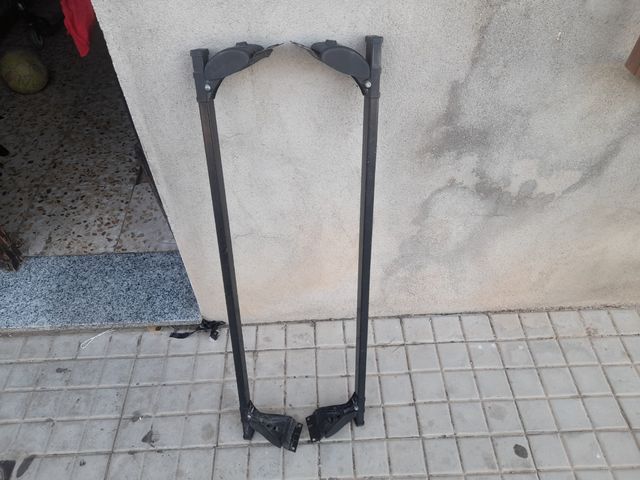 Barras portaequipajes para coche y para bacas