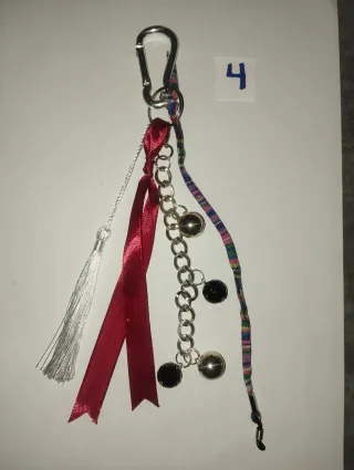 Colgantes y llaveros para bolsos y mochilas