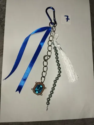 Colgantes y llaveros para bolsos y mochilas