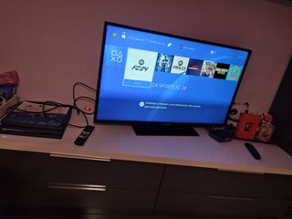 PlayStation 4 Pro + 2 mandos