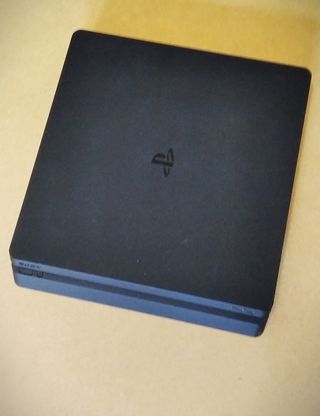 PS4 Slim 500 GB Negra - PlayStation