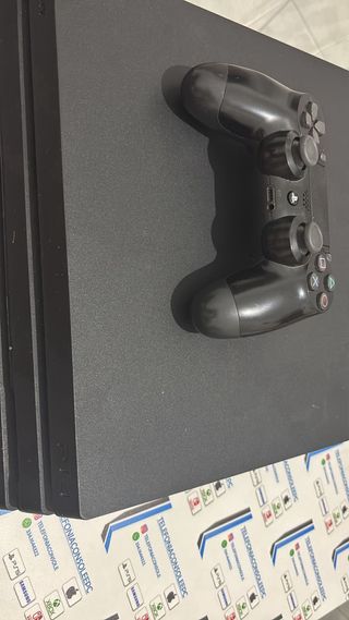 PlayStation 4 PS4 PRO Nera