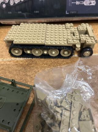 Bloques de construcción LEYI Armor Halftrack 66063