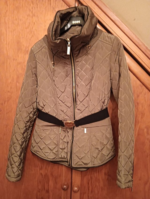 Parka corta verde oliva Talla S