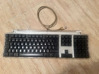 Teclado Apple Pro Keyboard Plata y Negro