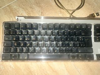 Teclado Apple Pro Keyboard Plata y Negro
