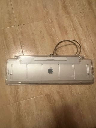 Teclado Apple Pro Keyboard Plata y Negro