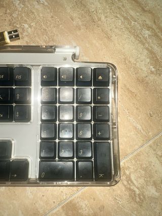 Teclado Apple Pro Keyboard Plata y Negro