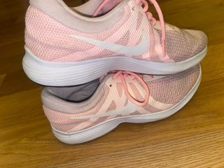 Zapatillas Nike Rosas y Blancas