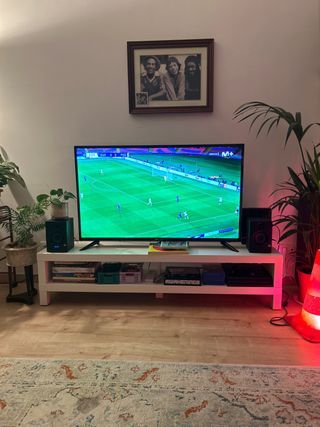 Mueble TV blanco y madera