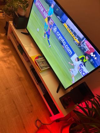 Mueble TV blanco y madera