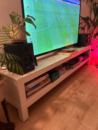 Mueble TV blanco y madera