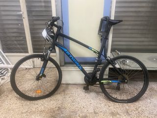 Bicicleta MTB B'Twin Negra con Accesorios