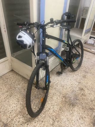 Bicicleta MTB B'Twin Negra con Accesorios