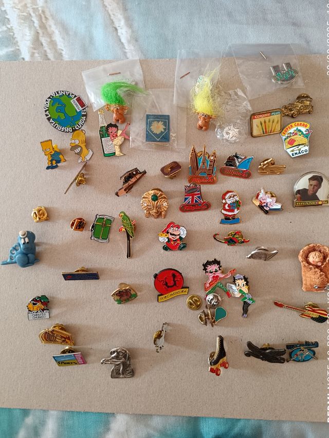 50 pines variados + regalo bote KitKat