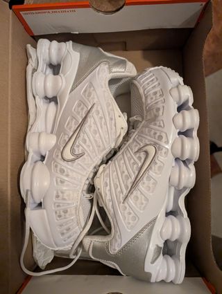 Nike Shox Blancas y Plateadas