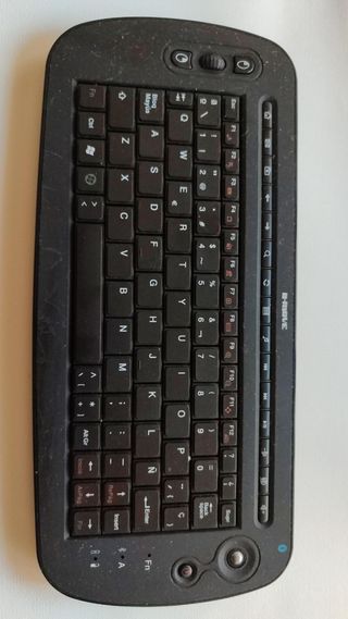 Teclado Bluetooth B-Move con Trackball