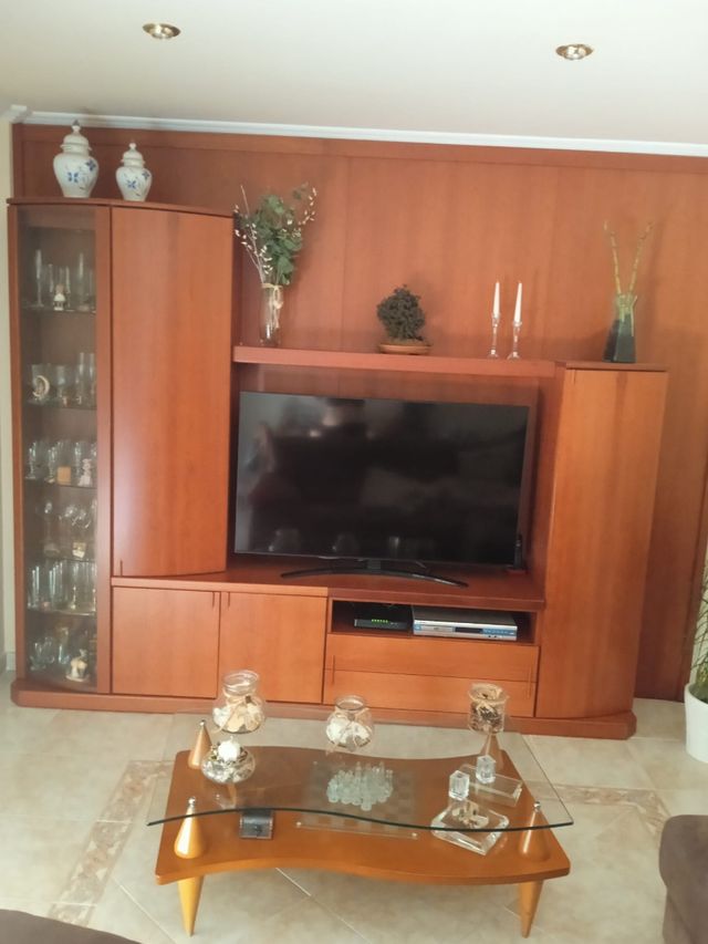 Mueble Comedor (negociable) ,vitrina y mesa gran