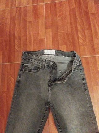 Pantalón vaquero gris
