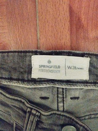 Pantalón vaquero gris