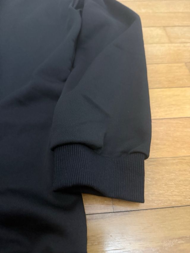 Sudadera Prada Negra con Chapa