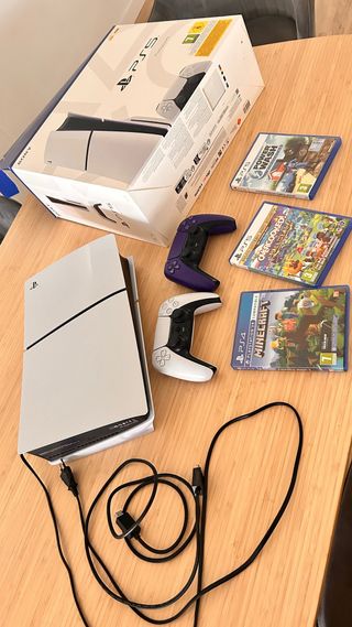 PS5 Slim Estándar + 2 Mandos Originales
