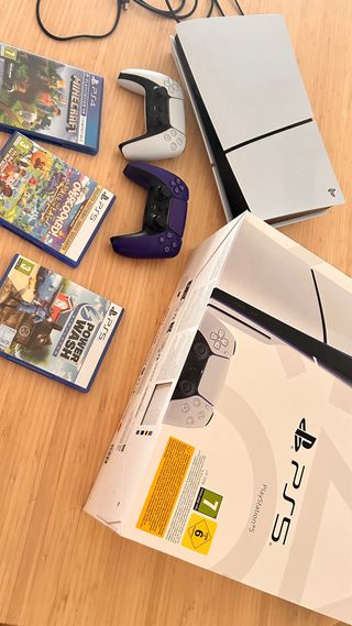 PS5 Slim Estándar + 2 Mandos Originales
