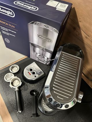 Cafetera Delonghi DEDICA Style