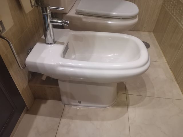 Bidé Roca Dama Blanco + grifo lavabo alta calidad