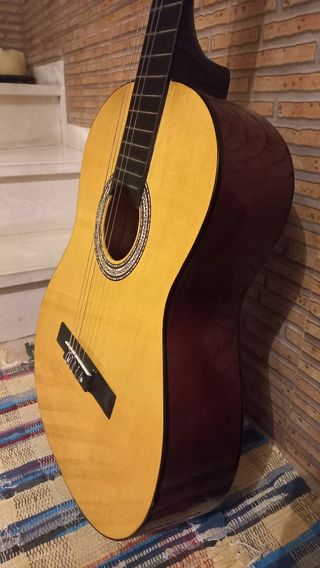 Guitarra Clásica USA Guitars + Funda