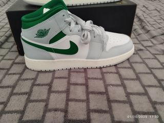 Zapatillas Jordan Mid Verde y Blanco