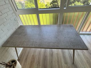 Tavolo da terrazza in cemento e acciaio beige/grigio