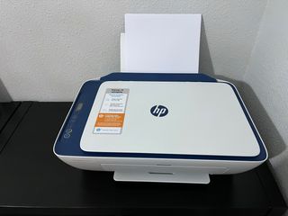 Impresora HP Blanca y Azul