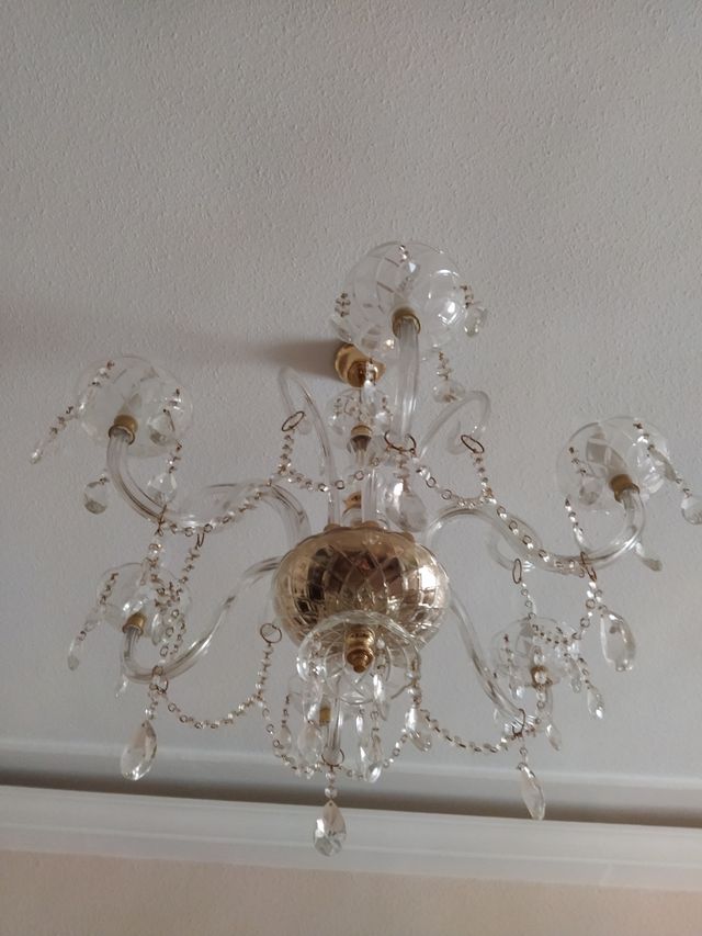 Lámpara de techo cristal y metal dorada