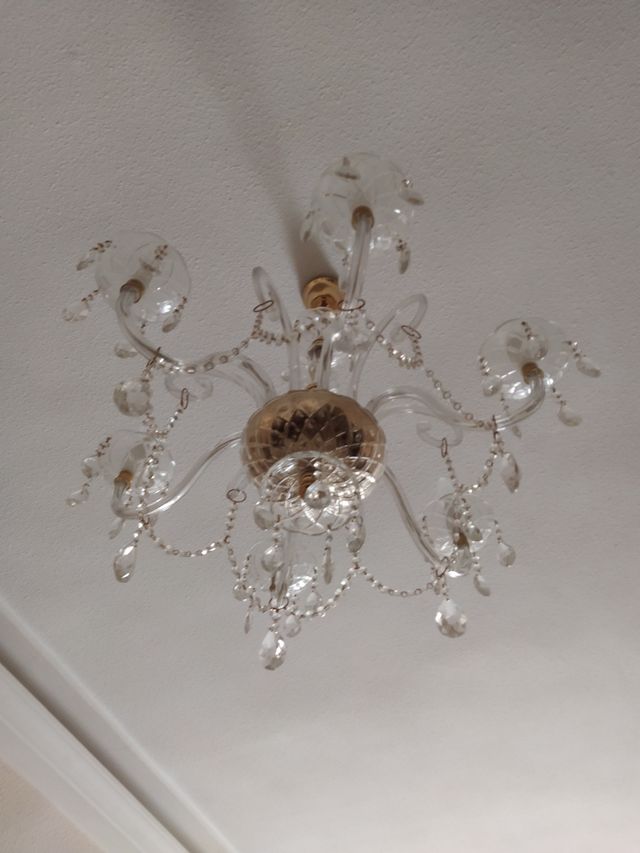 Lámpara de techo cristal y metal dorada