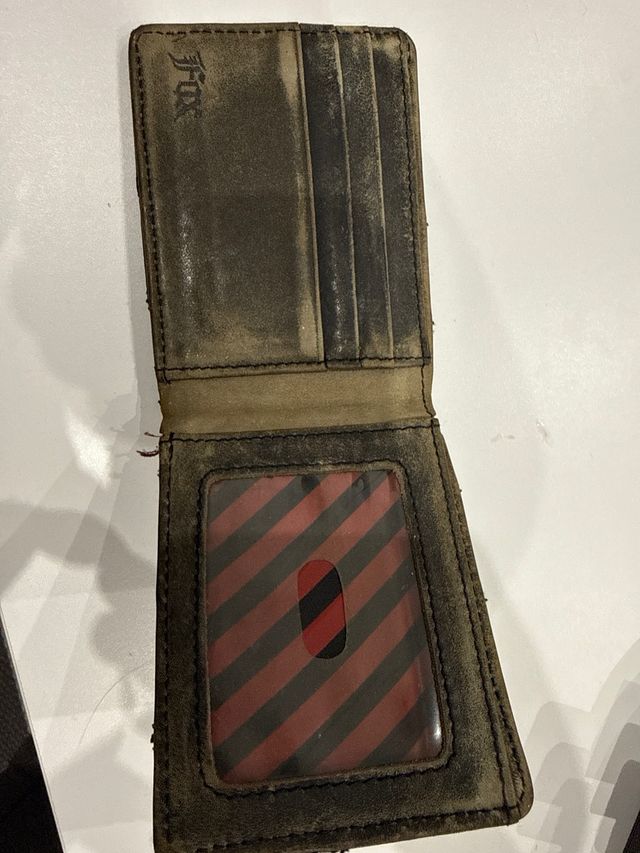 Billetera Fox Cuero Diseño Rayas