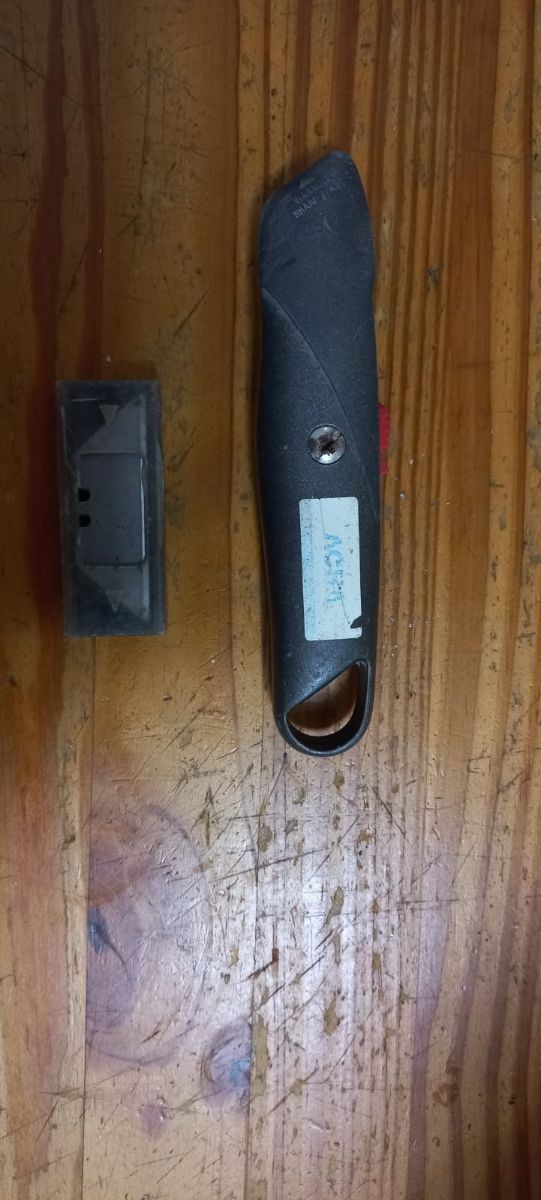 Cúter antiguo con recambio