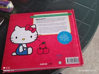 Hello Kitty: ¡un libro tierno y divertido! : un...
