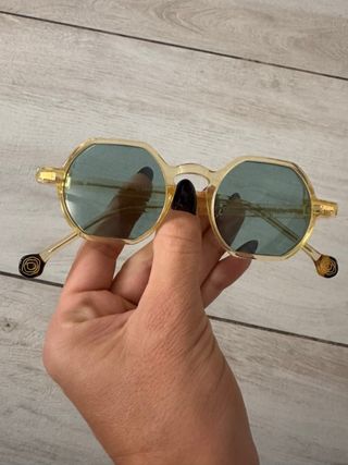 Occhiali da sole esagonali gialli