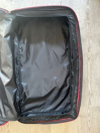 Maleta Eastpak Roja Grande