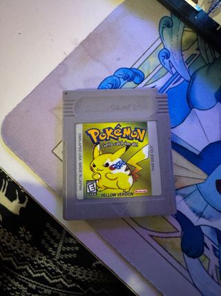 Pokémon Amarillo Game Boy DMG-APEE-USA