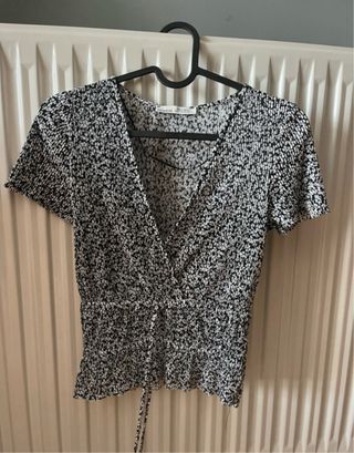 Blusa Pull&Bear floral XS