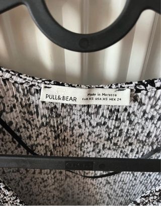 Blusa Pull&Bear floral XS