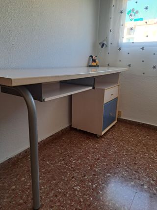 Escritorio juvenil beige y azul
