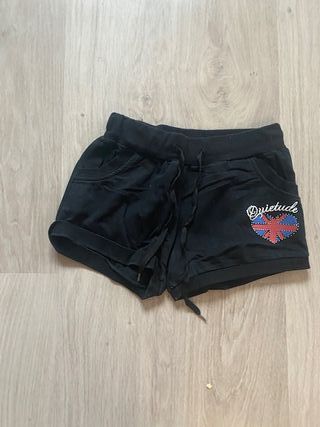 Shorts negros chica