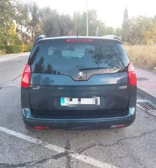 Peugeot 5008 2015