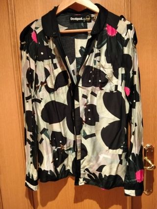 Blusa Desigual estampado floral
