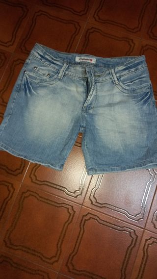 Shorts jeans donna con borchiette